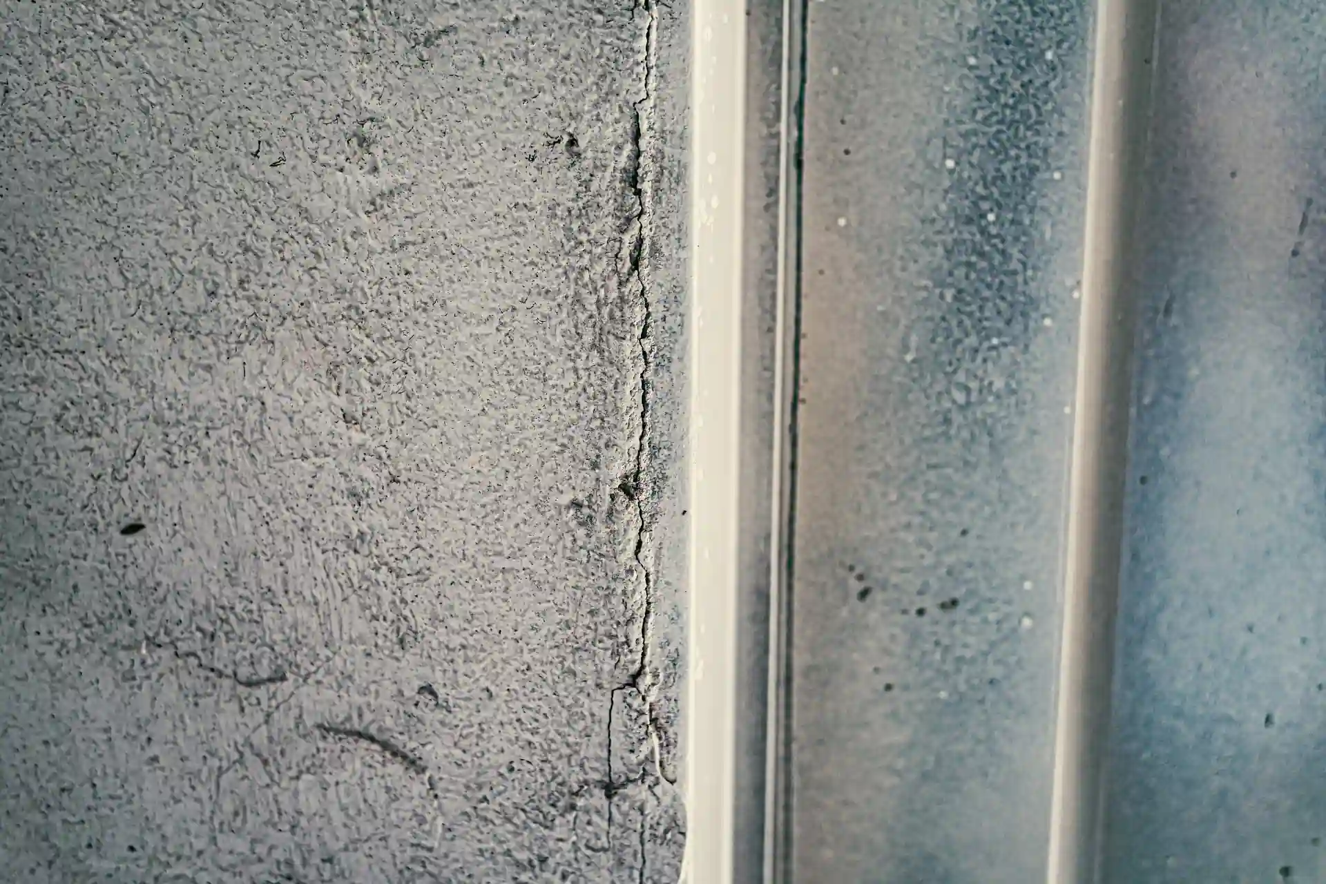 Condensation et murs froids : erreur d’isolation intérieure ?